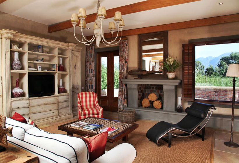 La Petite Dauphine 20