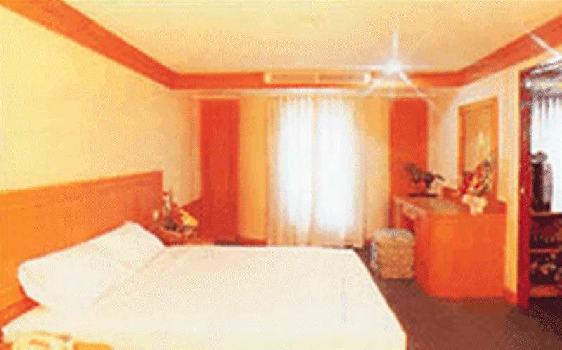 Hotel Pathumthani Place Pathum Thani