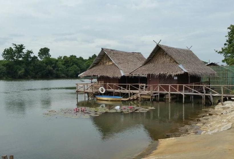 Hotel Bamboo House Resort 3