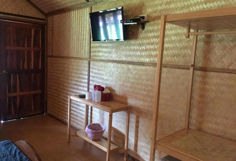 Hotel Bamboo House Resort 8