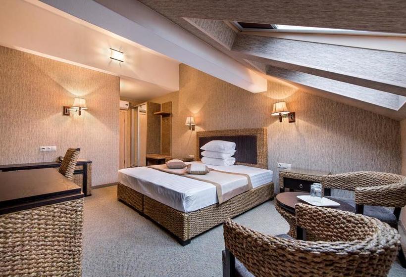 Boutique Hotel La Terrassa 8