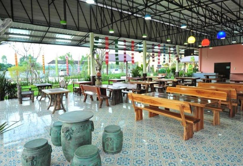 Park & Pool Resort 17