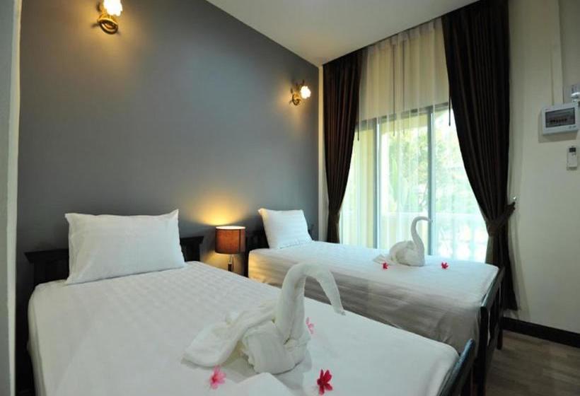 Park & Pool Resort 18