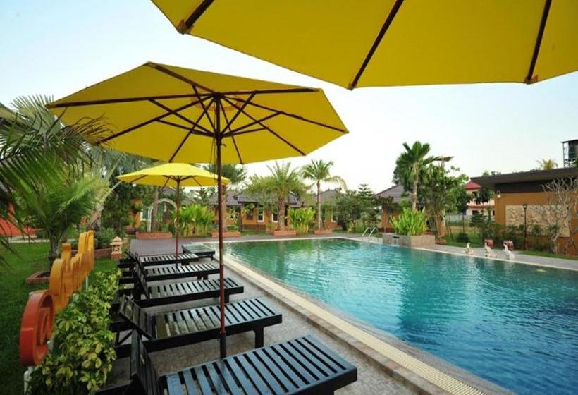 Park & Pool Resort 4