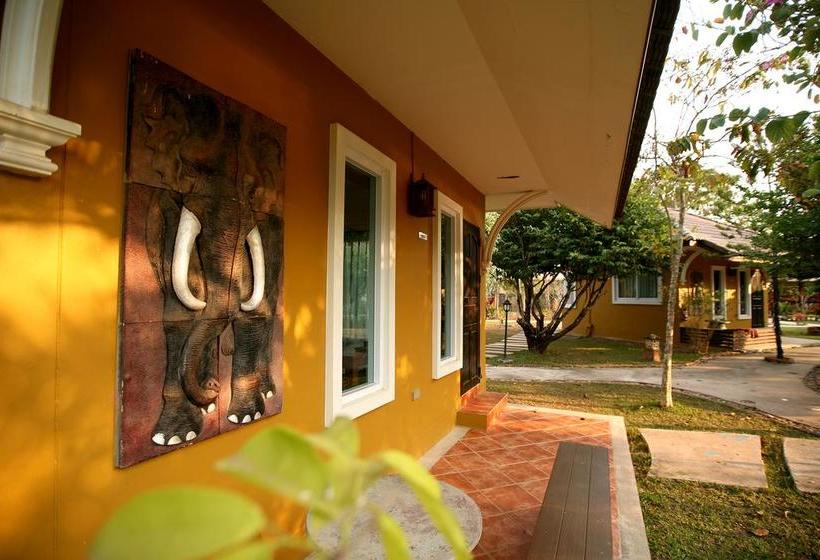 Park & Pool Resort 6