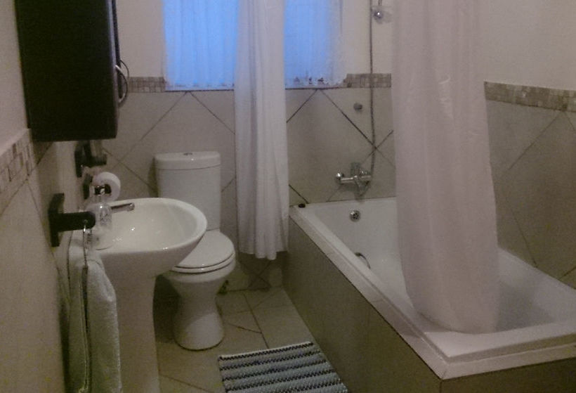 Pension Magaliqua Guest House 9