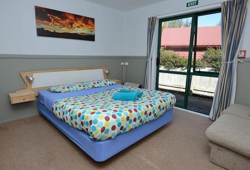 Hostel Jack In The Green Backpackers 1