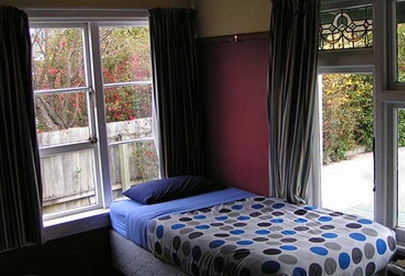 Hostel Jack In The Green Backpackers 3