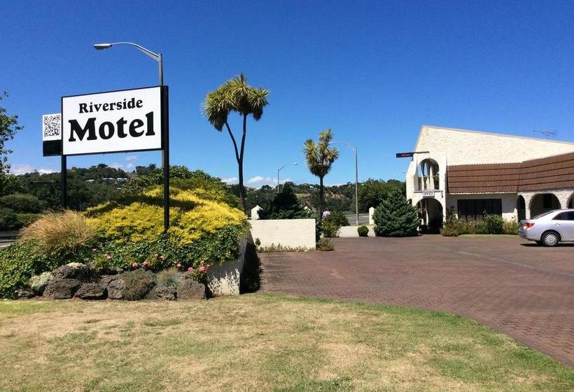 Riverside Motel