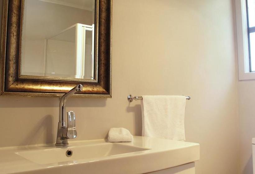 Fiesta Court Motel 18