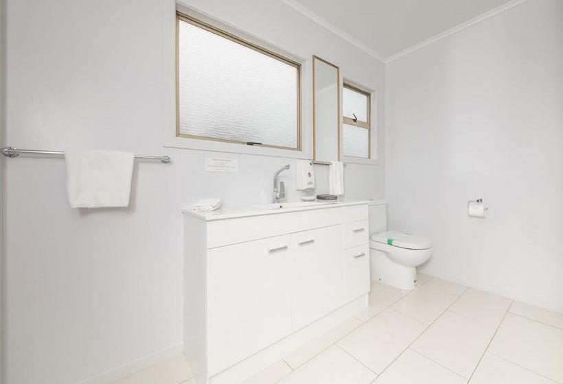 Fiesta Court Motel 8