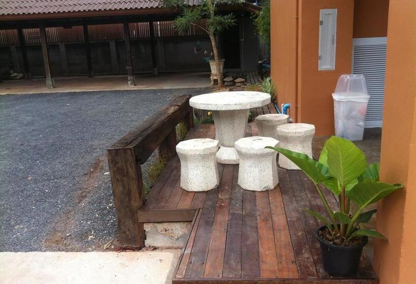 Hotel Papangkorn House 15