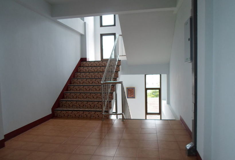 Hotel Ban Maitreejit 16