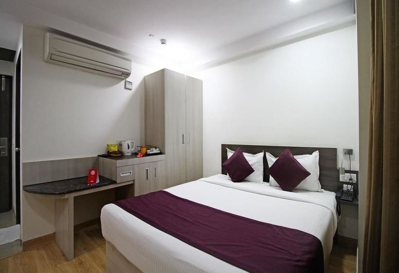Hotel Zo Rooms Noida Sector 62 12