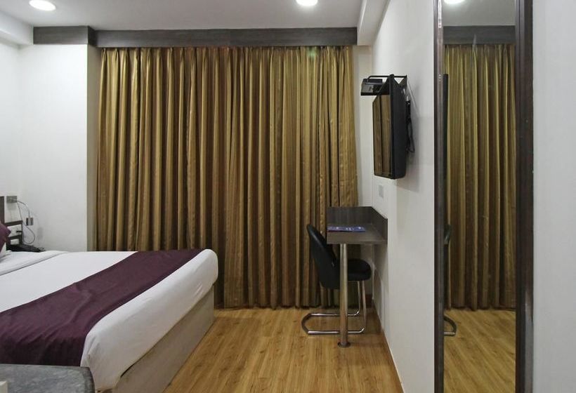 Hotel Zo Rooms Noida Sector 62 13