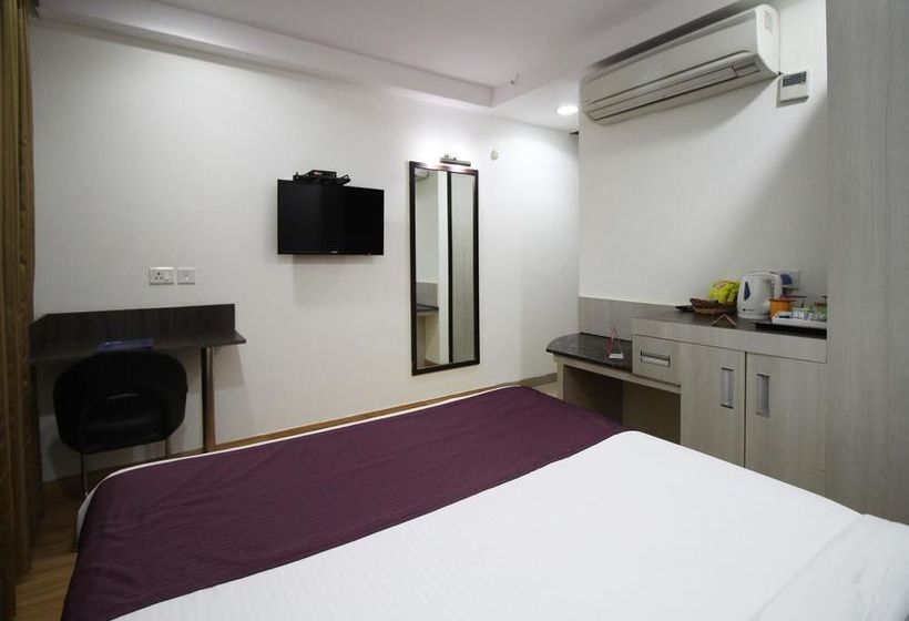 Hotel Zo Rooms Noida Sector 62 16
