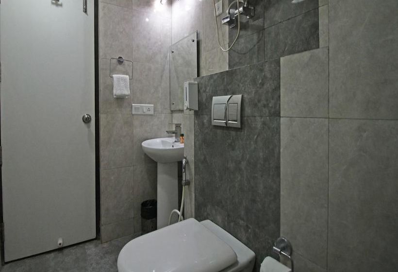 Hotel Zo Rooms Noida Sector 62 19