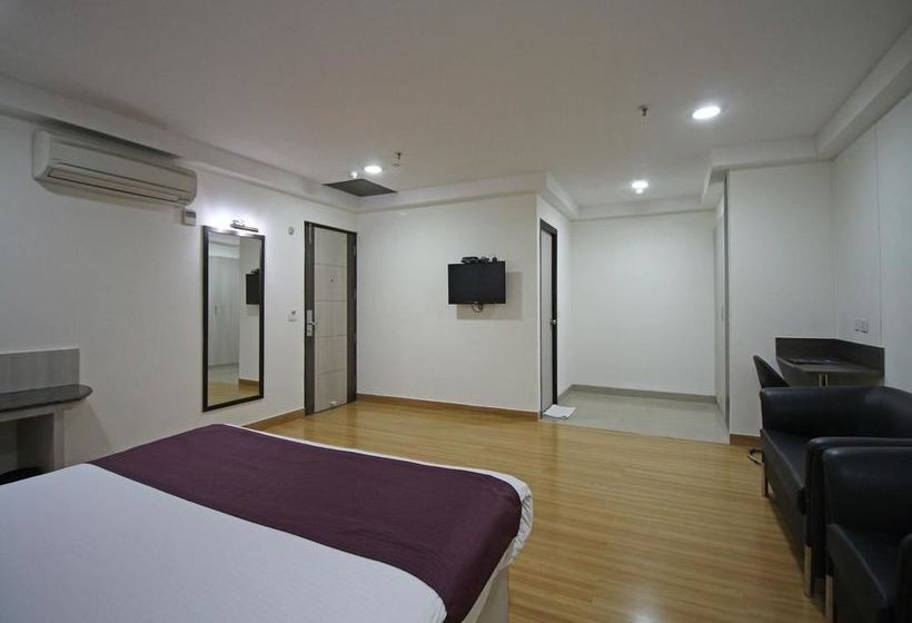 Hotel Zo Rooms Noida Sector 62 6