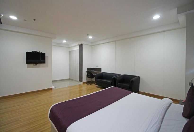 Hotel Zo Rooms Noida Sector 62 9