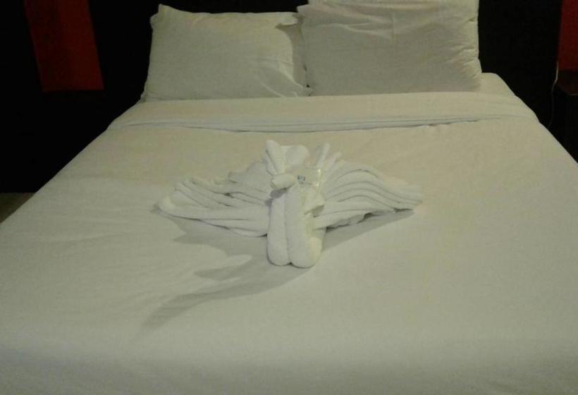 Hotel Bangkok Travel Suites 10