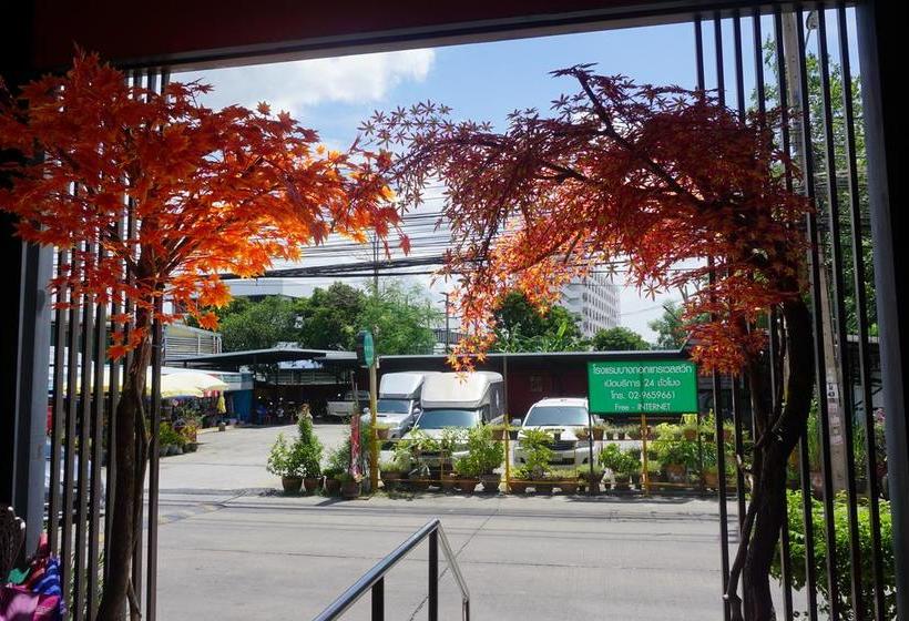 Hotel Bangkok Travel Suites 14