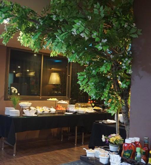 Hotel Bangkok Travel Suites 15