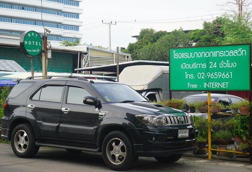 Hotel Bangkok Travel Suites 4