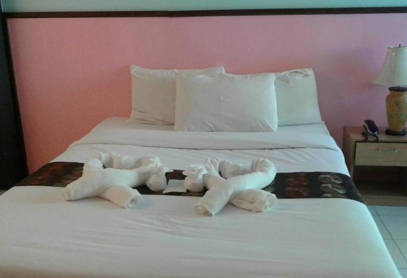 Hotel Bangkok Travel Suites 8