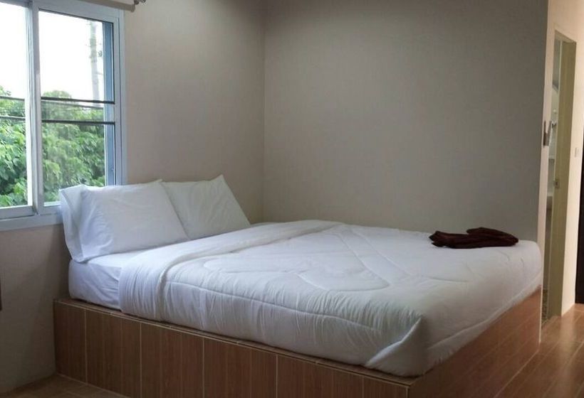 Hostel Sairee Center Guesthouse 13