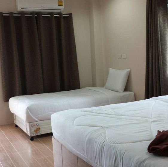 Hostel Sairee Center Guesthouse 17