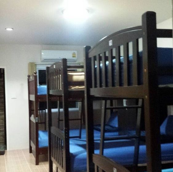 Hostel Sairee Center Guesthouse 19