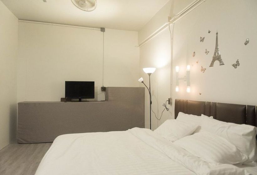 The Hive Hatyai Hostel