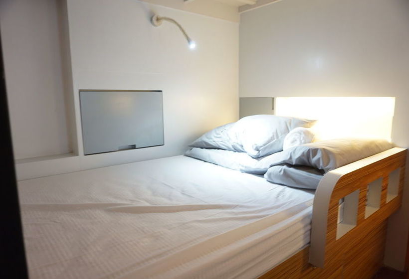 The Hive Hatyai Hostel 18