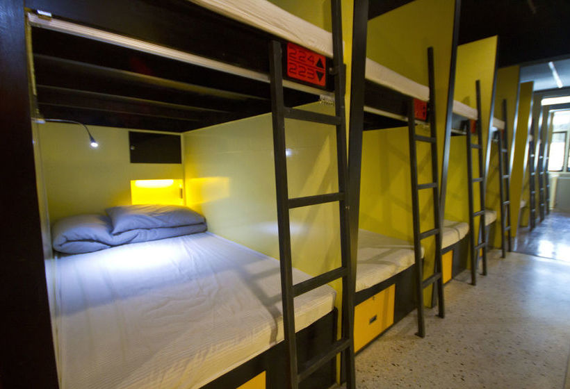 The Hive Hatyai Hostel 8