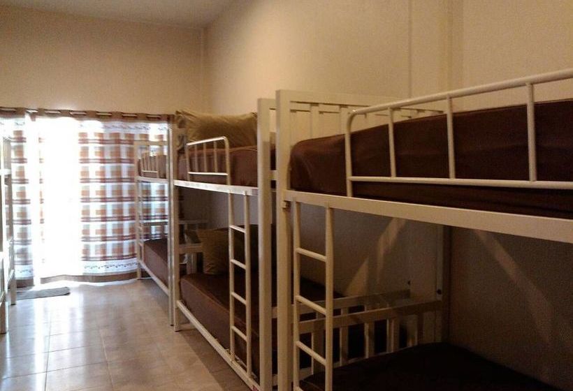 Hostel Relax Corner Inn 1