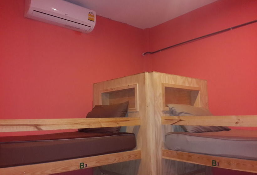 Hostel Relax Corner Inn 10