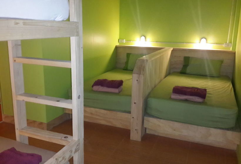 Hostel Relax Corner Inn 11