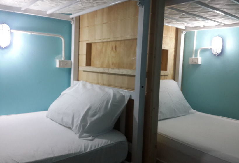 Hostel Relax Corner Inn 15