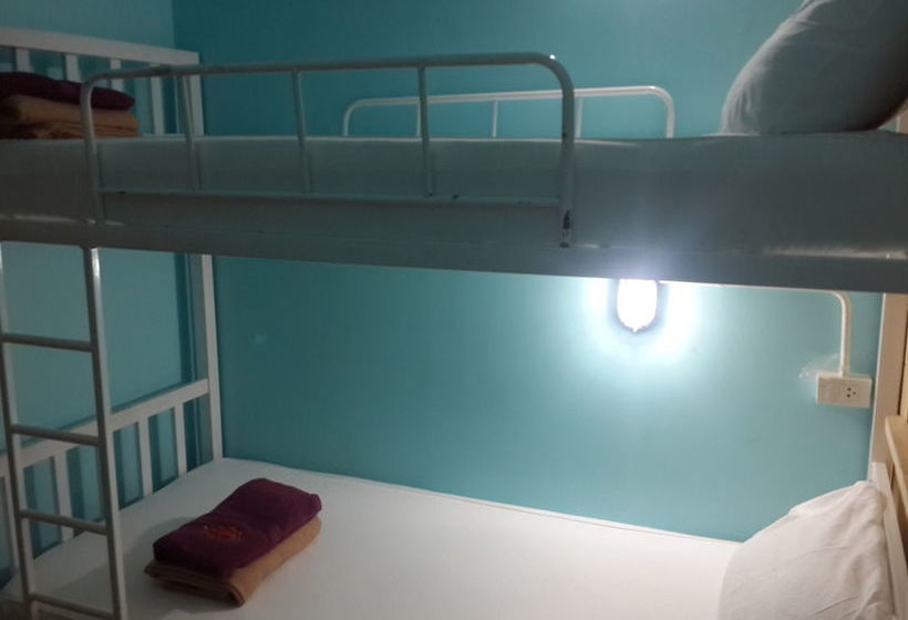 Hostel Relax Corner Inn 9