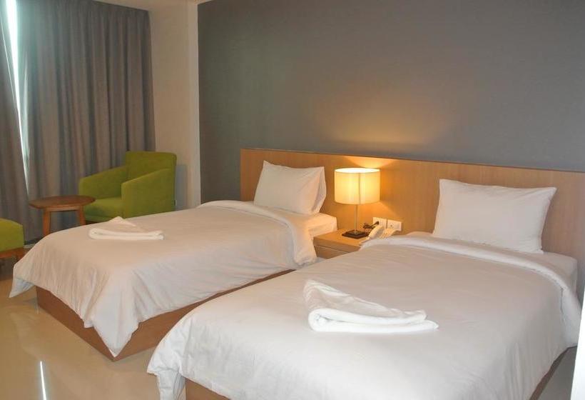 Hotel S Tara Grand 9