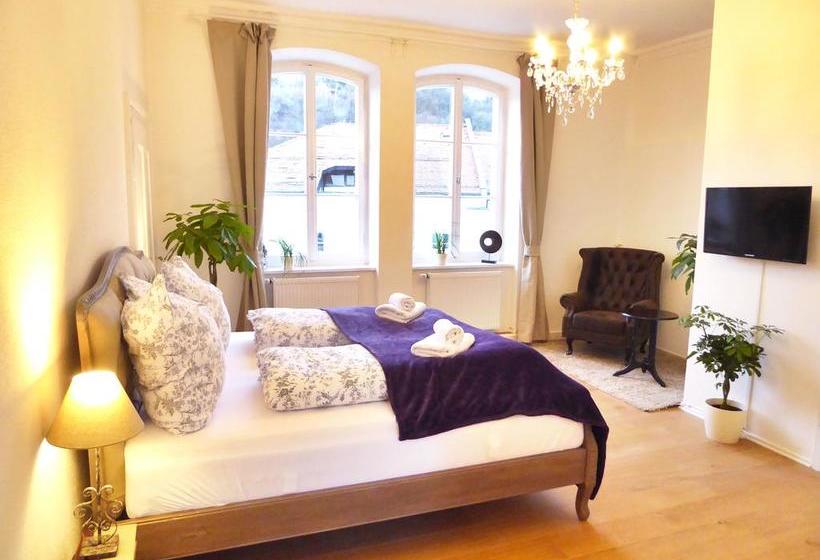 Art Hotel & Hostel 1