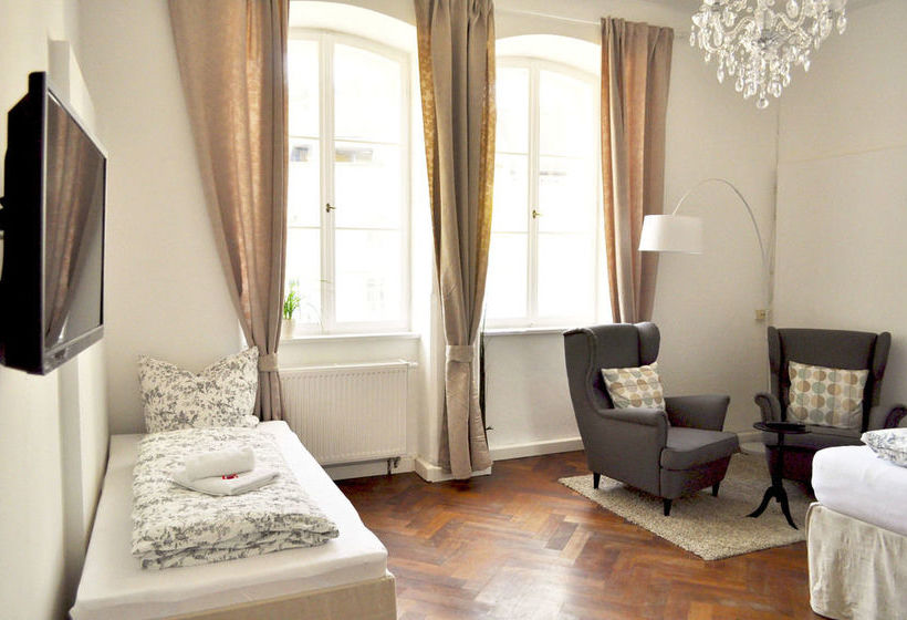 Art Hotel & Hostel 19