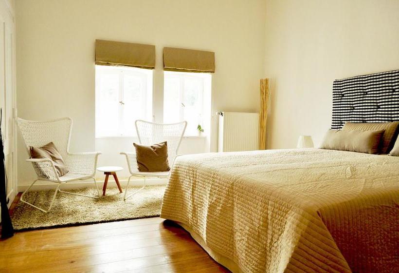 Art Hotel & Hostel 6