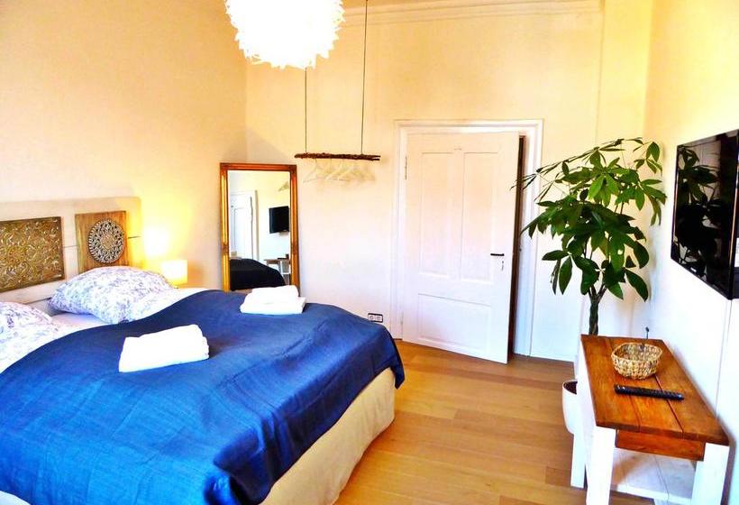 Art Hotel & Hostel 7