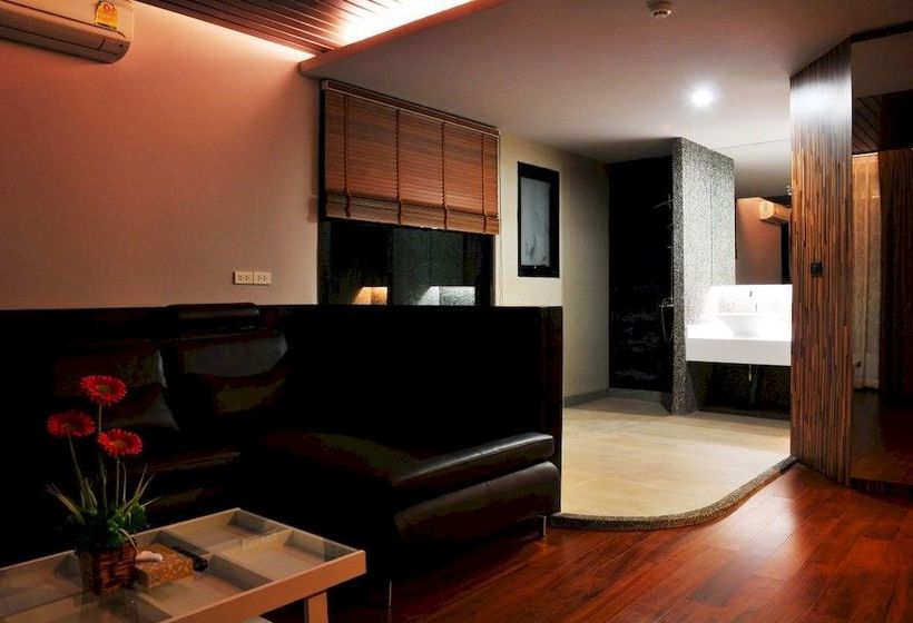 Hotel Mantra Varee 11