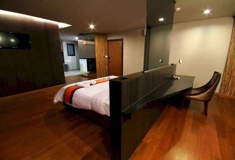 Hotel Mantra Varee 7