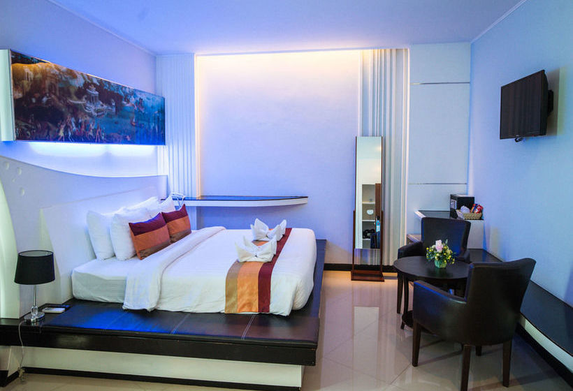 Hotel Mantra Varee 8