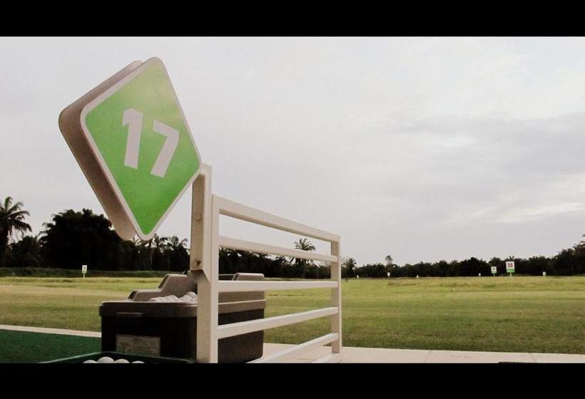 Hotel Palm Driving Range & Resort 5