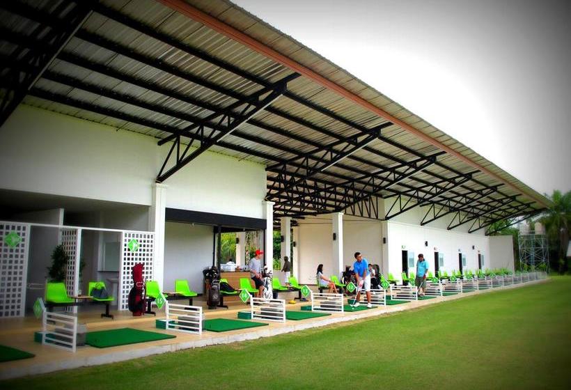 Hotel Palm Driving Range & Resort 9