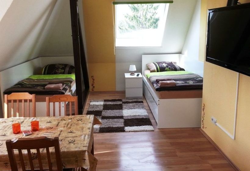 Pension Schlafgelegenheit 8